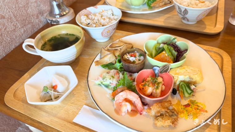 旭川グルメ　ソフトクリーム　リゲルカフェ　くねくねソフトクリーム パリパリチョコトッピング