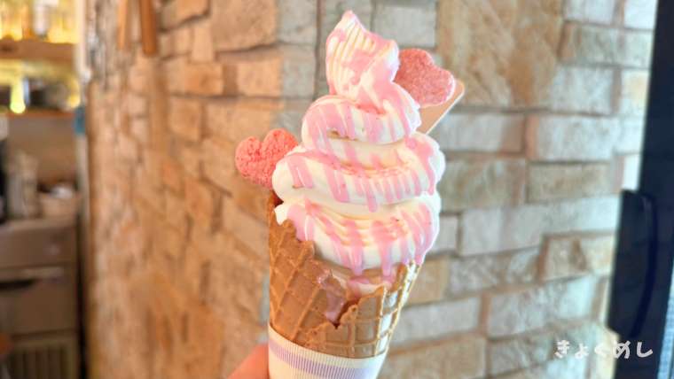 旭川グルメ　ソフトクリーム　リゲルカフェ　くねくねソフトクリーム パリパリチョコトッピング