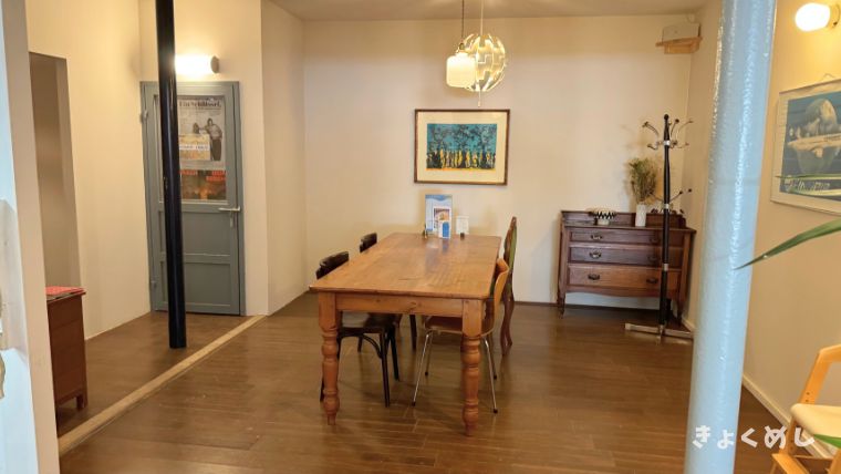 当麻町　グルメ　おしゃれカフェ　SUNUSUcafeeast スヌスカフェイースト　パンケーキ 店内