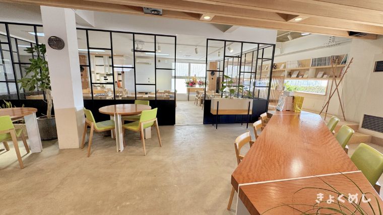 旭川グルメ　桜岡　ぶたバルすぎもとキッチン　姉妹店　ランチ　ディナー 店内