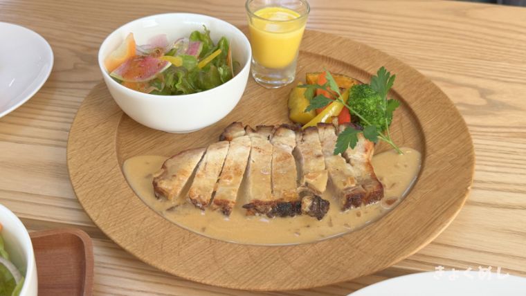 旭川グルメ　桜岡　ぶたバルすぎもとキッチン　姉妹店　ランチ　ディナー