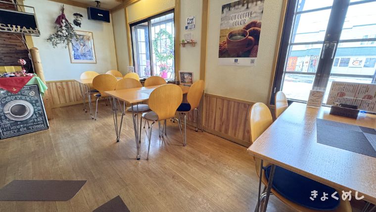 旭川グルメ　豊岡　COFFEE&FOOD SWAN　スワン　喫茶店　ランチ 店内