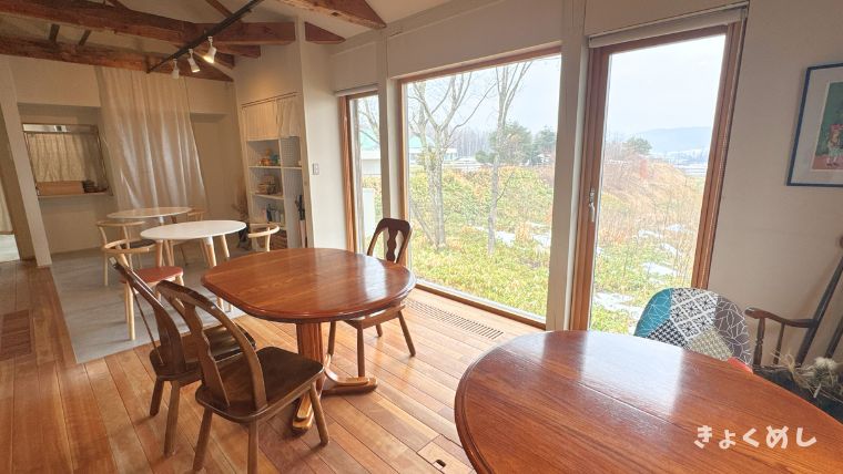 旭川グルメ きょくめし 当麻 ランチ moonloidcafe ムーンロイドカフェ 子連れランチ 店内